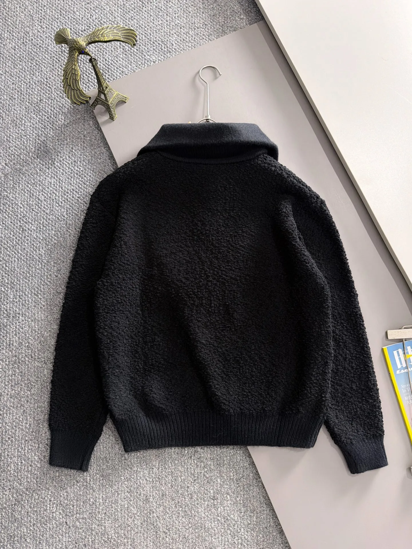 Balenciaga 2026 Long Sleeve Sweatshirts for Men and Women Same Style Many Stars Same Style, Top Original Version Feel Free to Compare 🆚The fabric is custom-dyed and lightly sprayed and distressed. The fabric, material, and details are consistent with the original version. Special cotton and linen fabrics are used. The fabric cost is extremely expensive. It is twice as expensive as pure cotton materials. We will do better at all costs. Three standards are complete. The comparison between non-market products and our fabrics is very different. Only the top version is made! Size: M-3XL